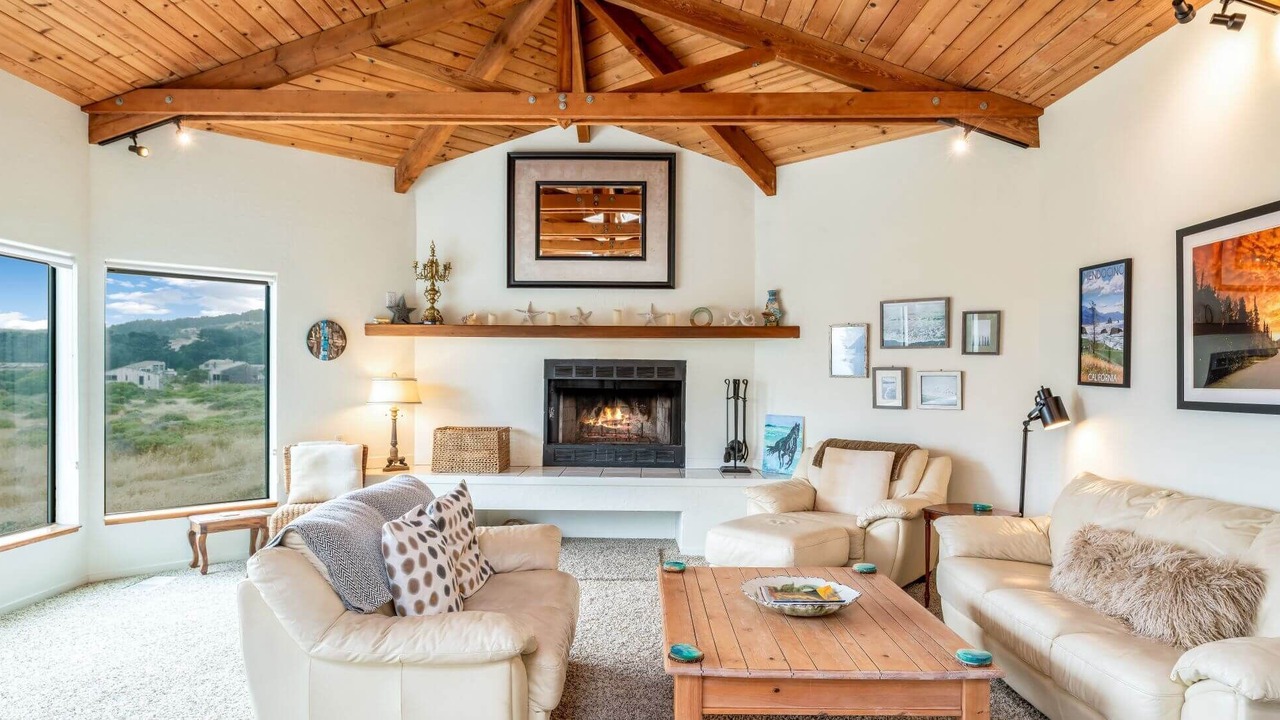 Photo of Livingroom in Sea Ranch