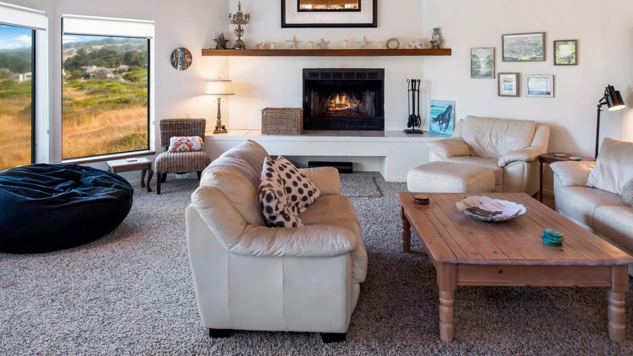 Photo of Livingroom in Sea Ranch