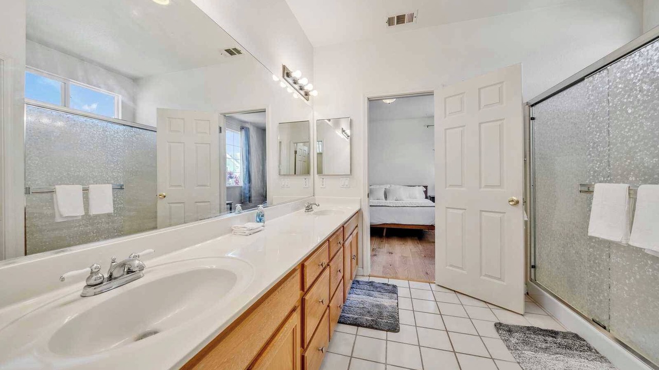Photo of Bathroom in West Alameda