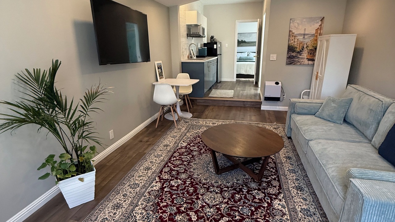 Photo of Livingroom in North and East