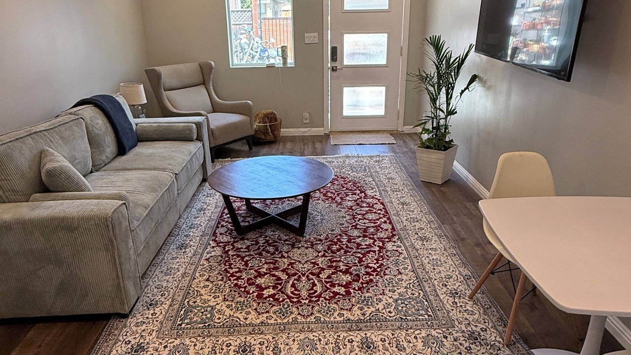 Photo of Livingroom in North and East