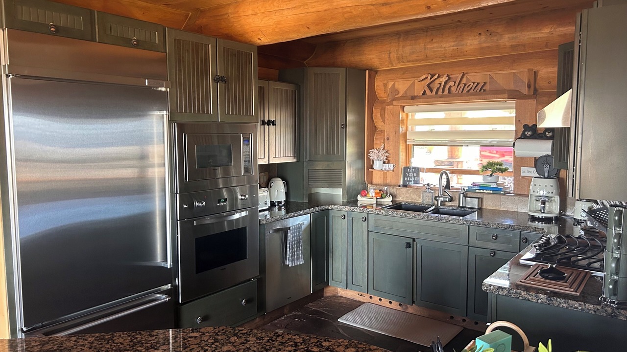 Photo of Kitchen in Lynx Mountain View Estates