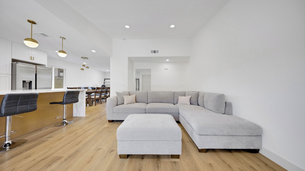 Photo of Livingroom in Charter Oak