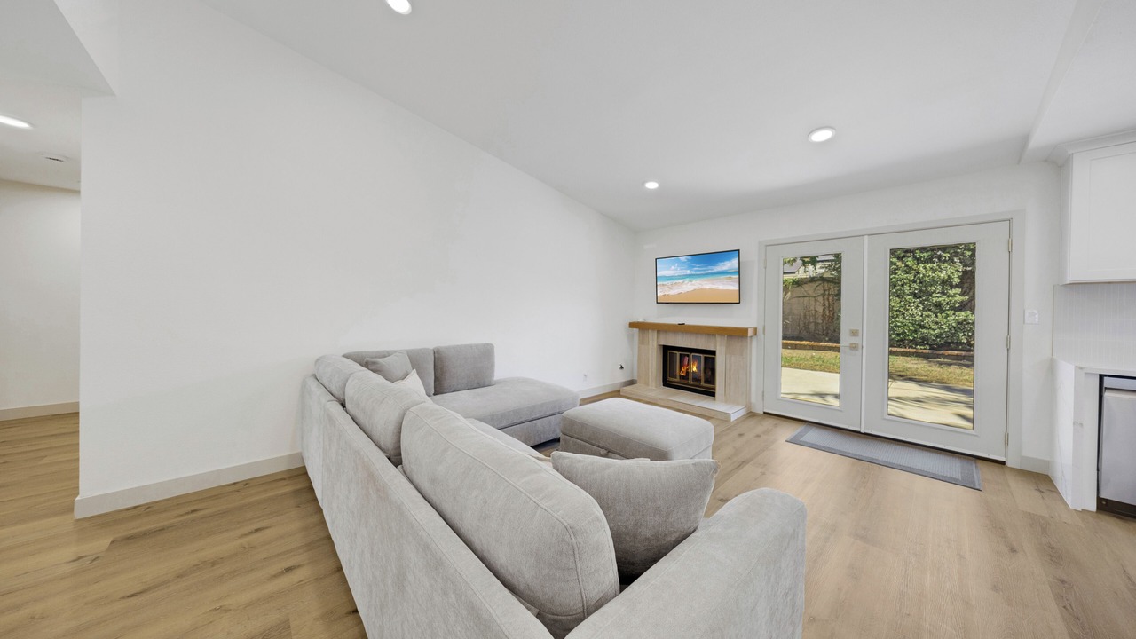 Photo of Livingroom in Charter Oak