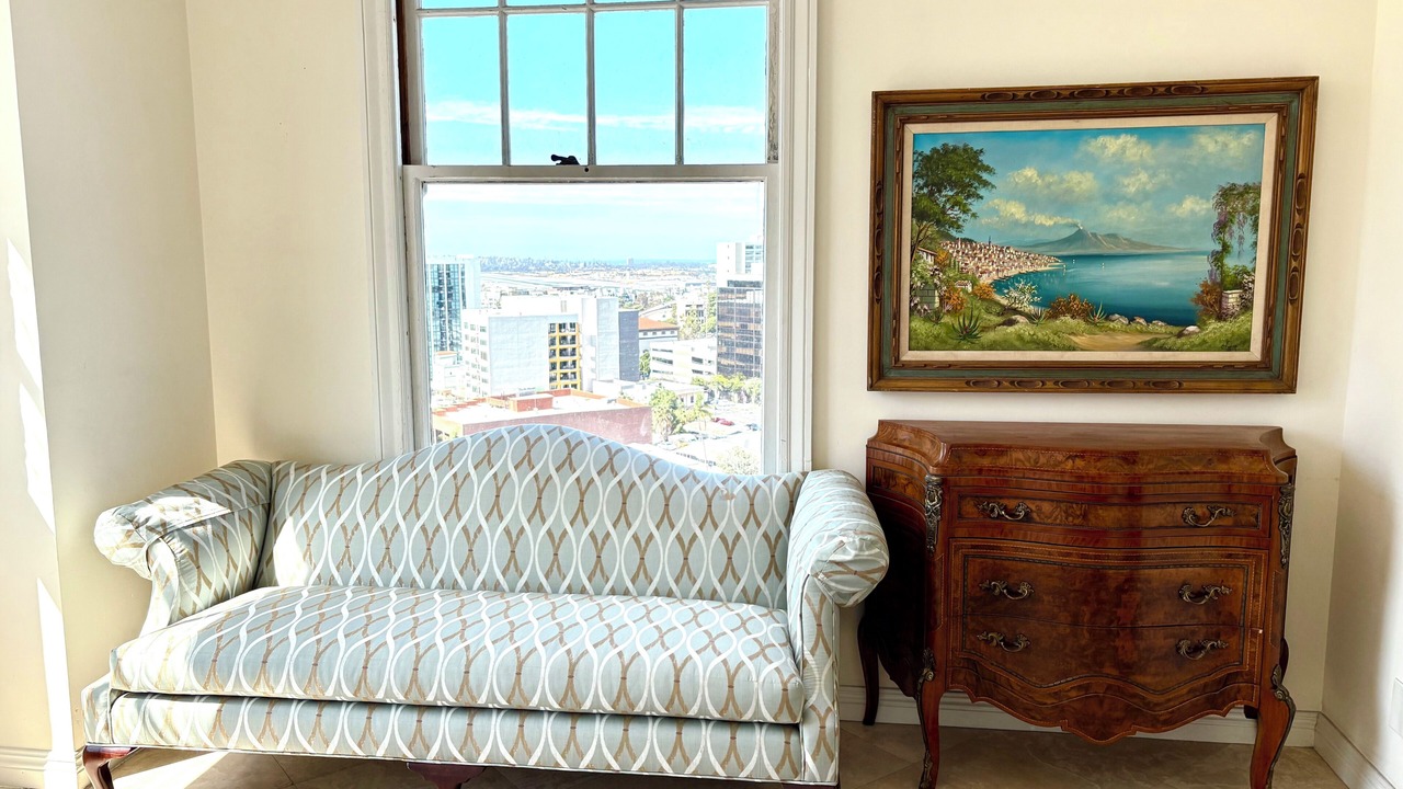 Photo of Livingroom in Cortez Hill