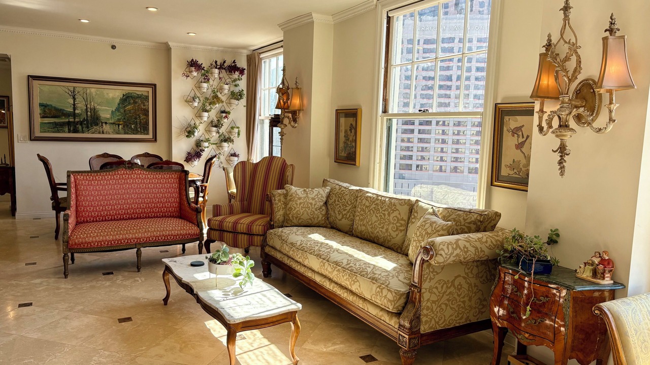 Photo of Livingroom in Cortez Hill