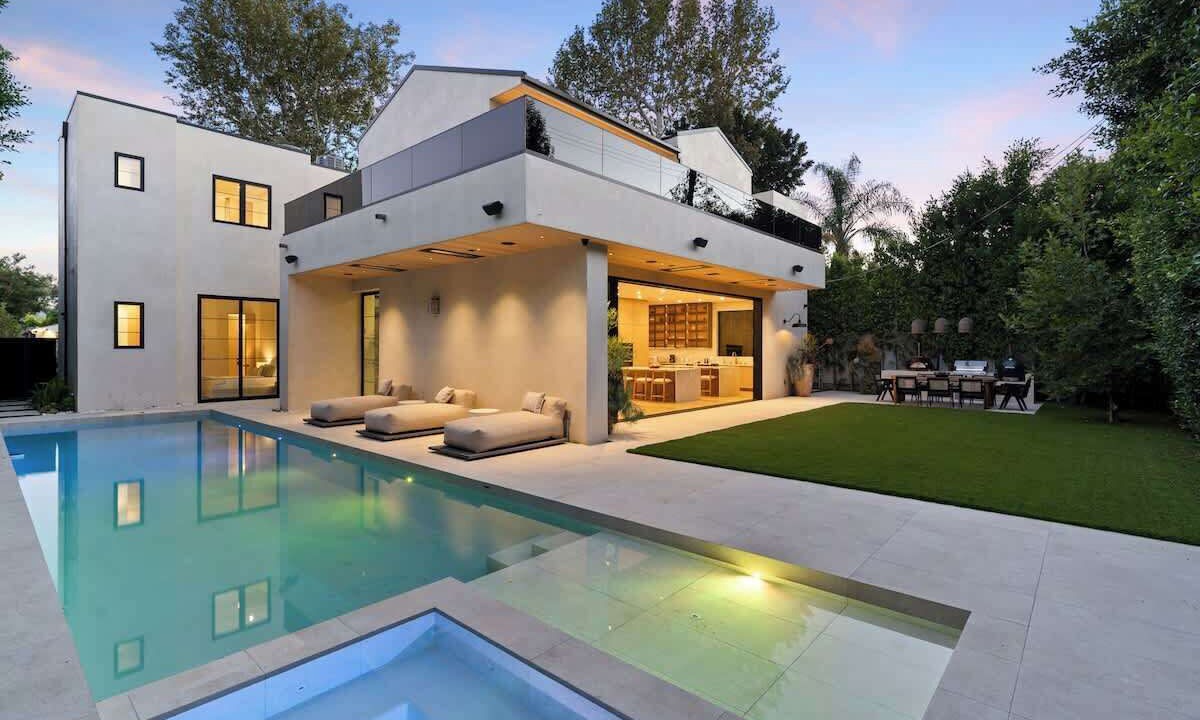 Photo of Outdoor in Valley Village