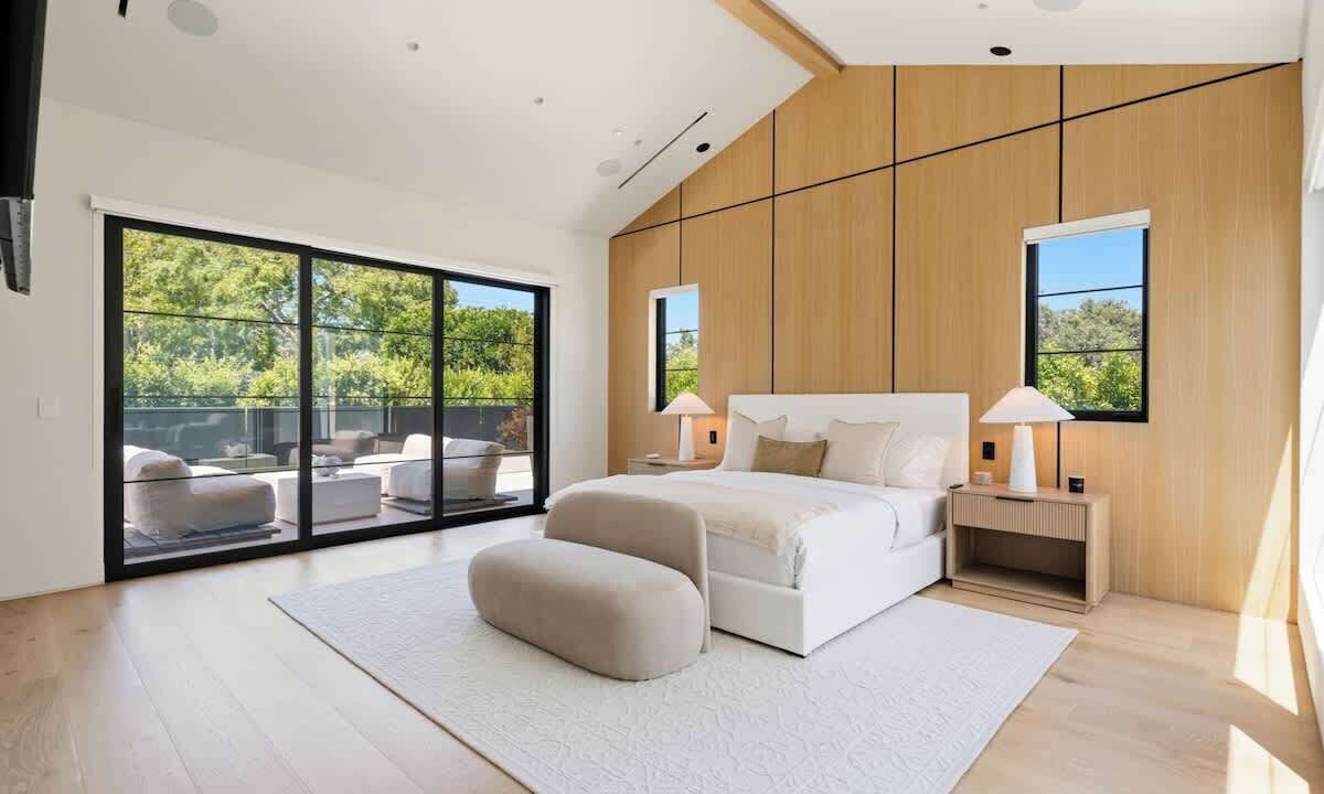 Photo of Bedroom in Valley Village