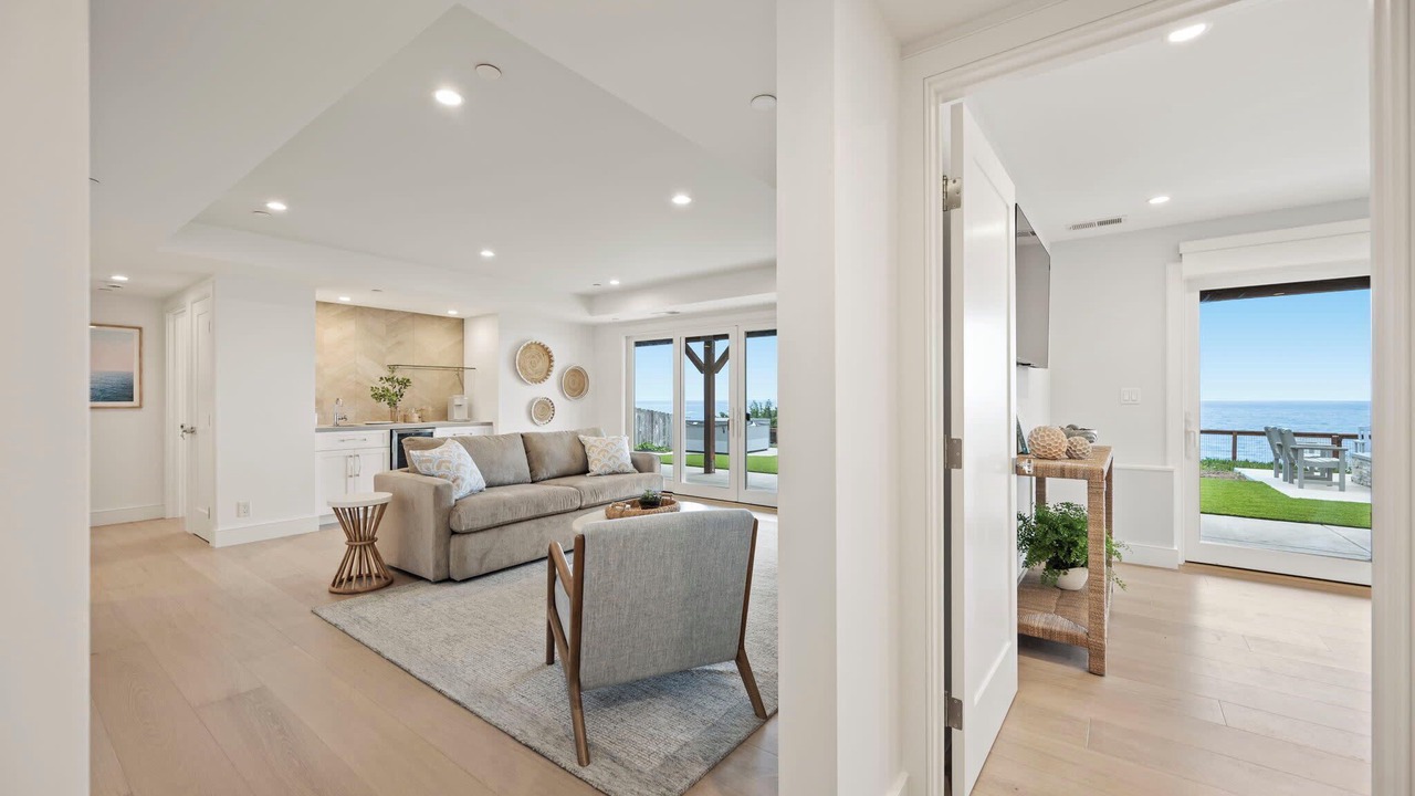 Photo of Livingroom in Moss Beach
