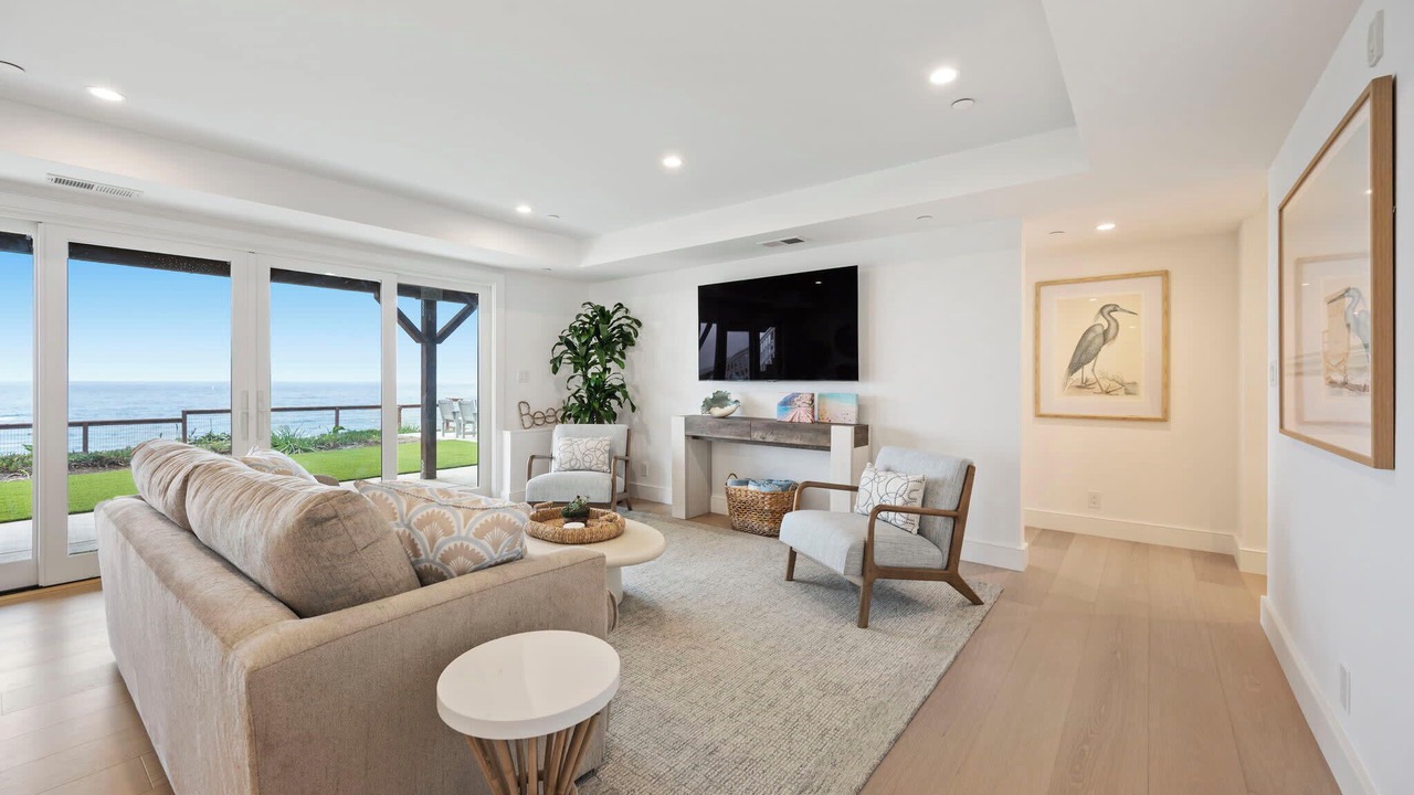 Photo of Livingroom in Moss Beach