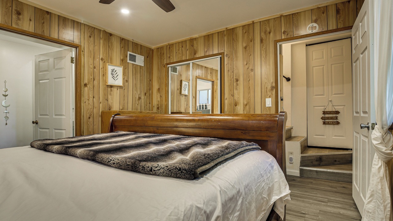 Photo of Bedroom in Crestline