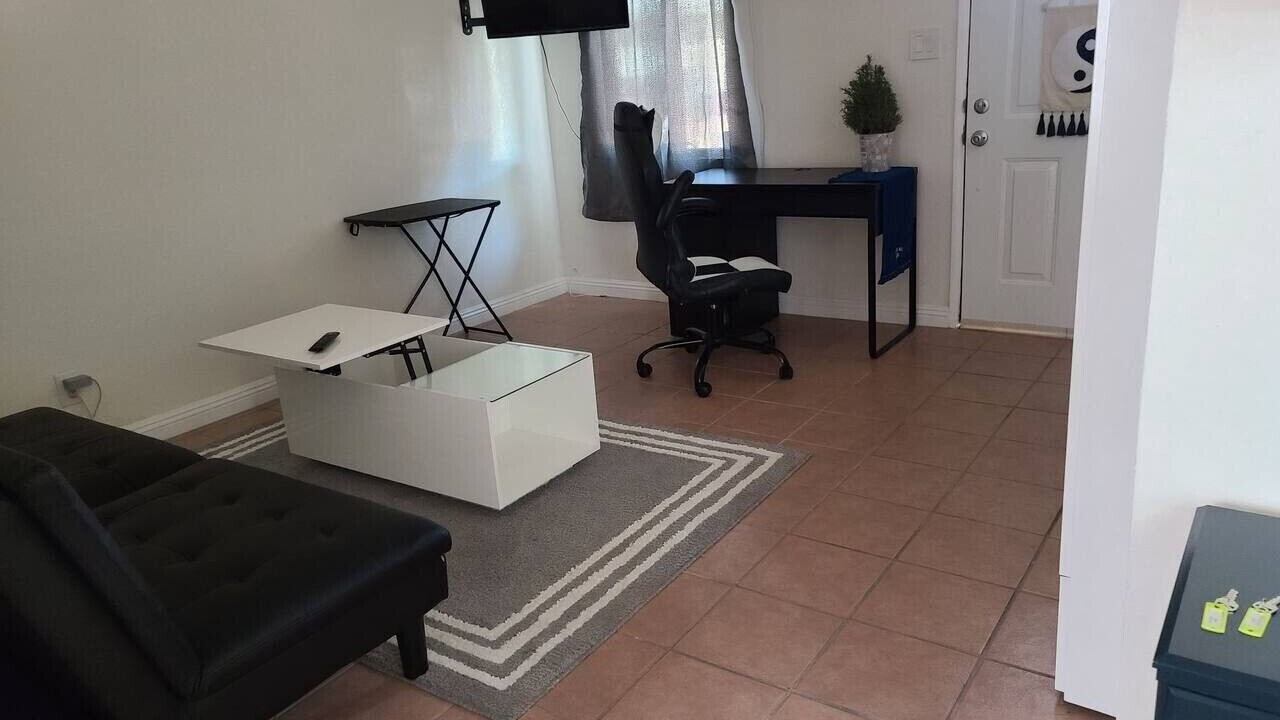 Photo of Livingroom in Victorville
