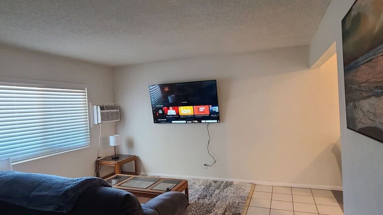Photo of Livingroom in Victorville