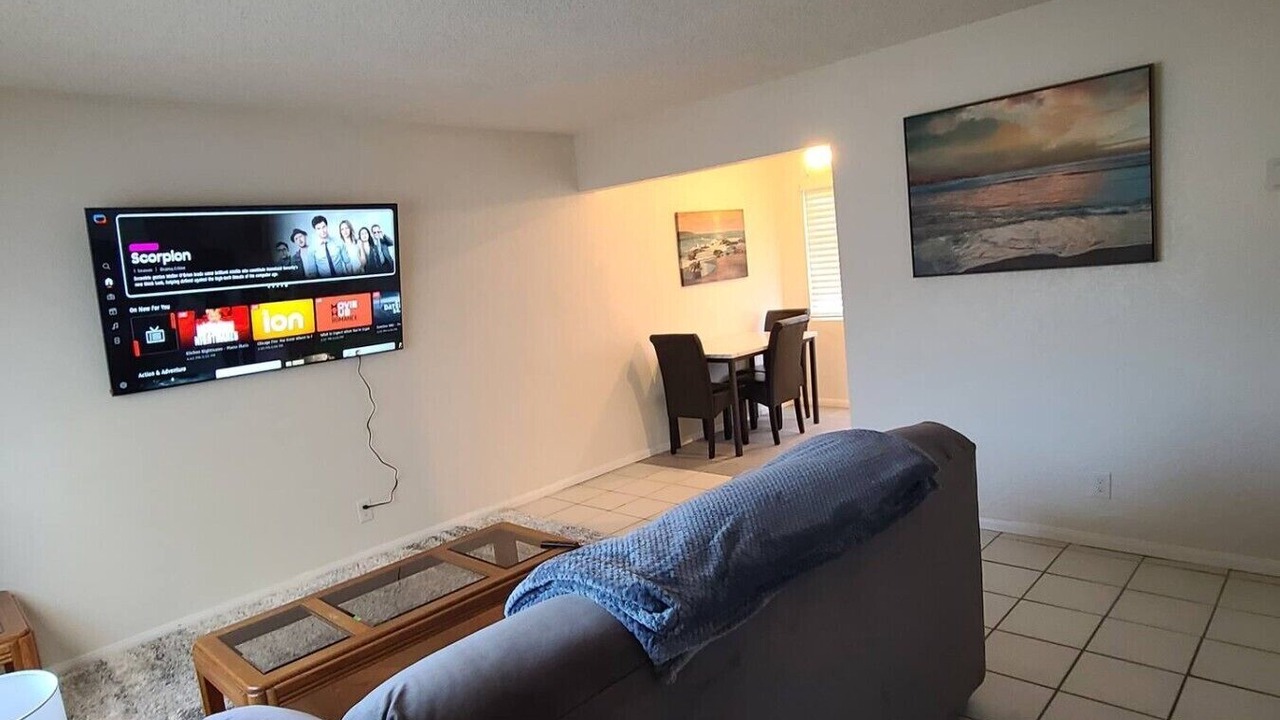 Photo of Livingroom in Victorville