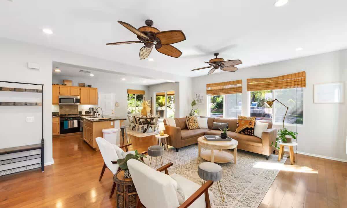 Photo of Livingroom in Vista