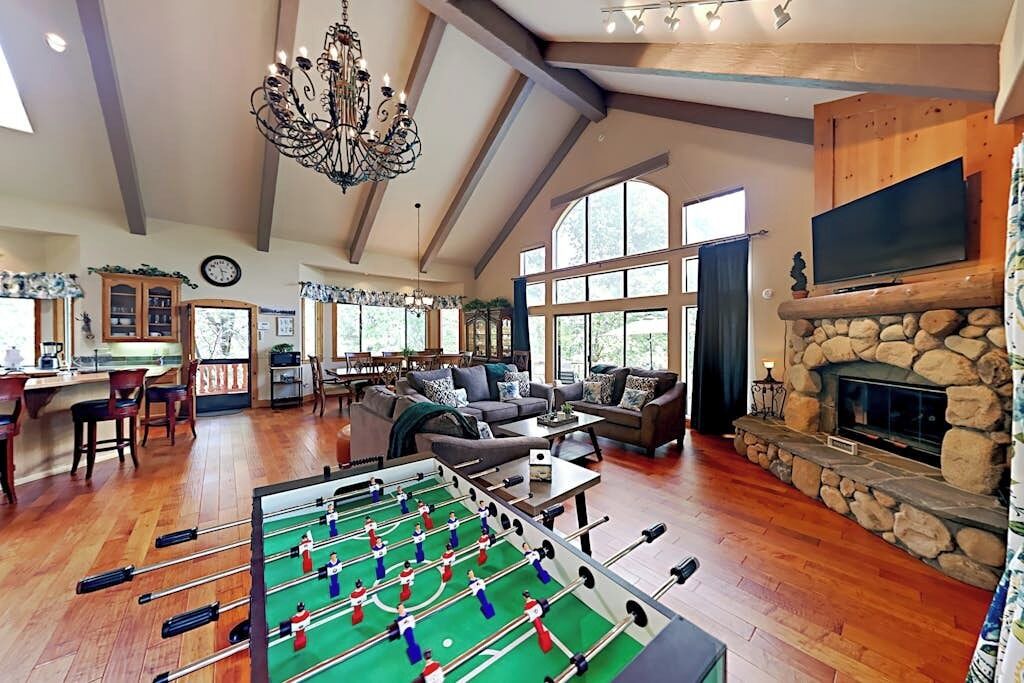 Photo of Livingroom in Cedar Glen