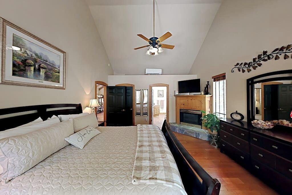 Photo of Bedroom in Cedar Glen