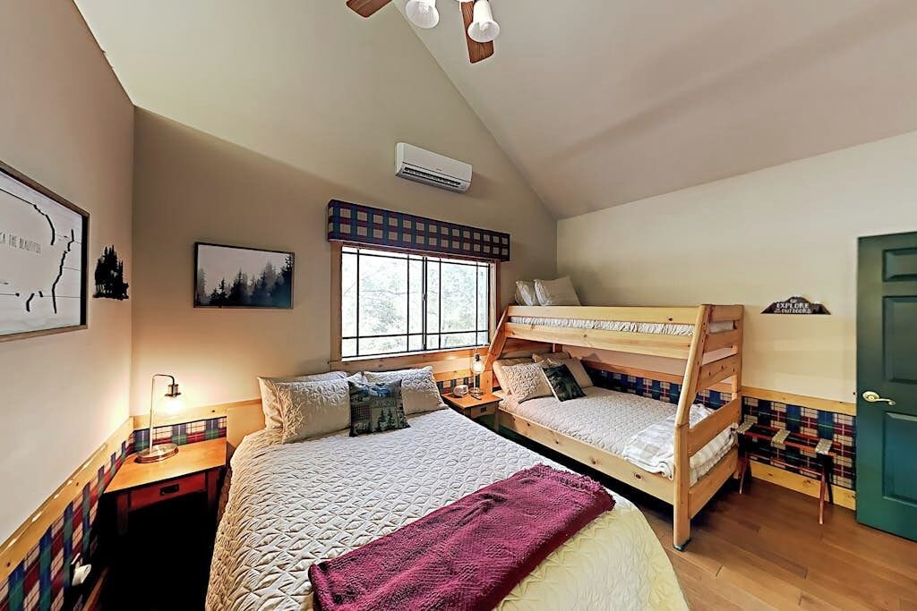 Photo of Bedroom in Cedar Glen