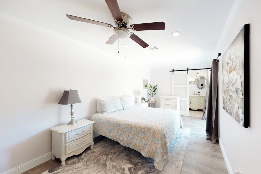 Photo of Bedroom in Del Rey Oaks