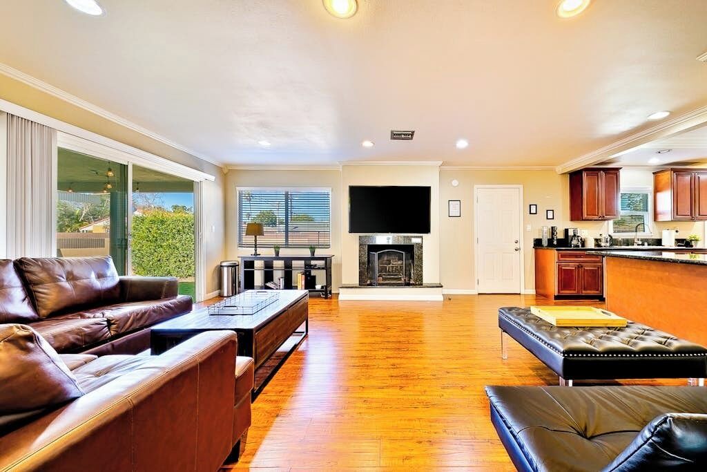 Photo of Livingroom in Anaheim Colony Historic District