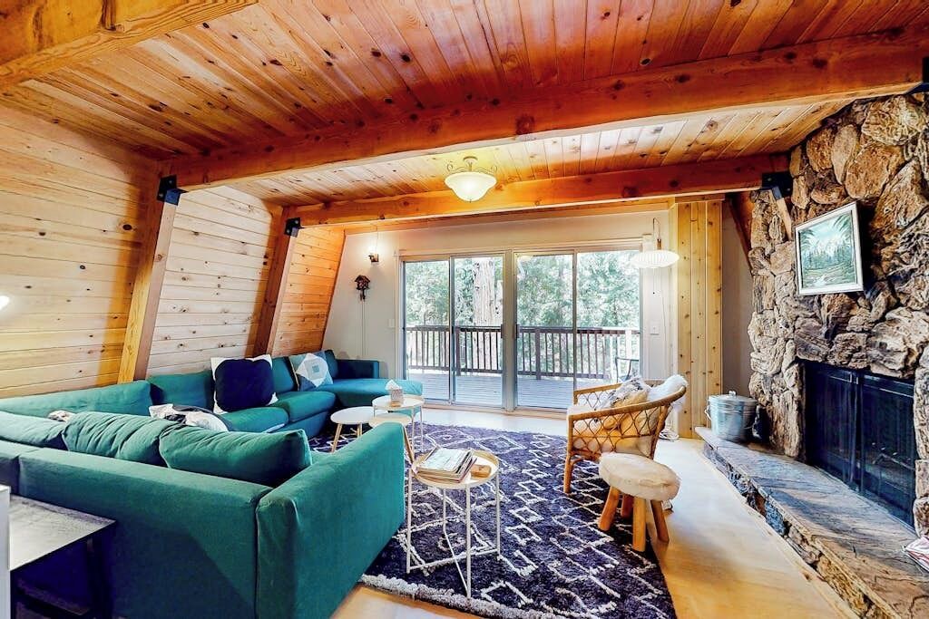 Photo of Livingroom in Crestline