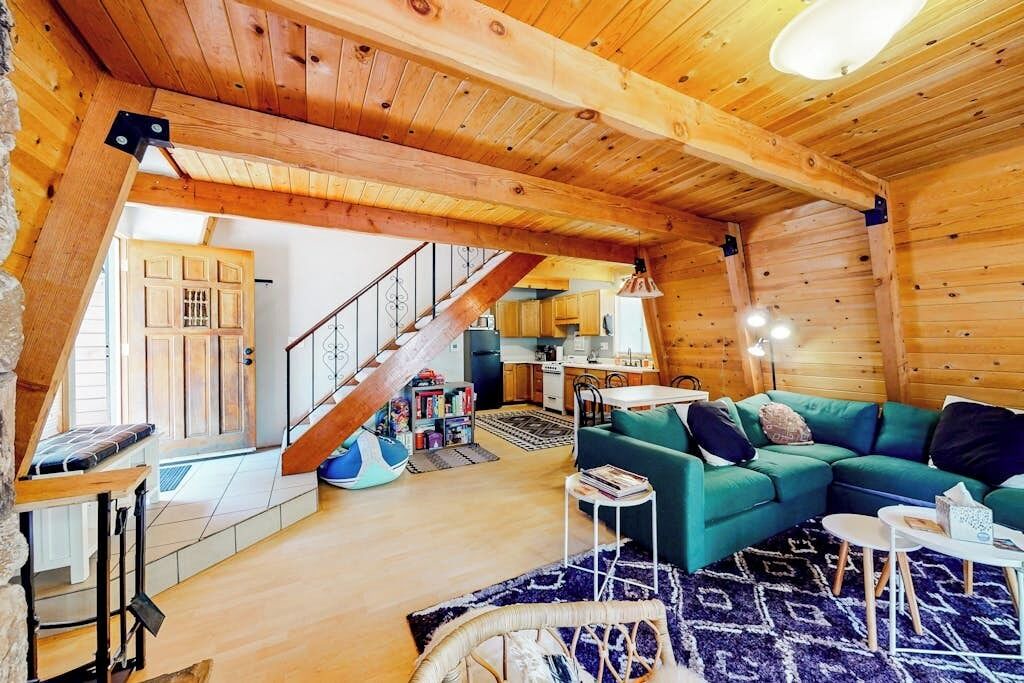 Photo of Livingroom in Crestline