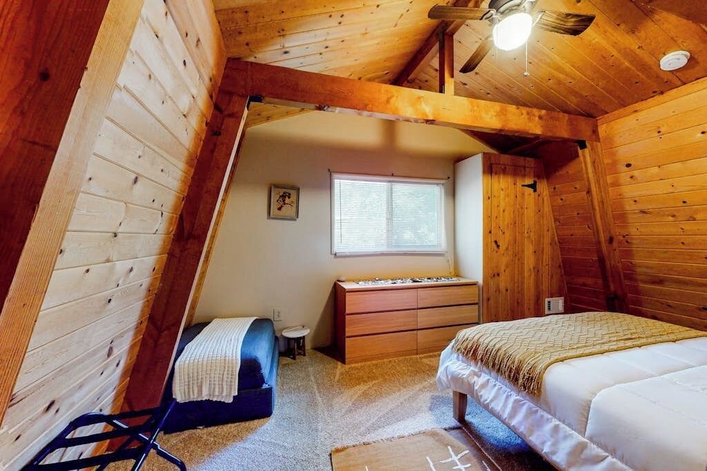 Photo of Bedroom in Crestline