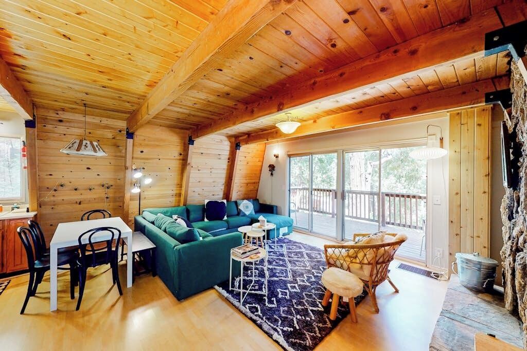 Photo of Livingroom in Crestline