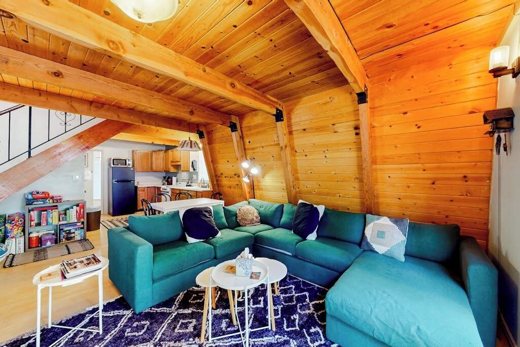 Photo of Livingroom in Crestline