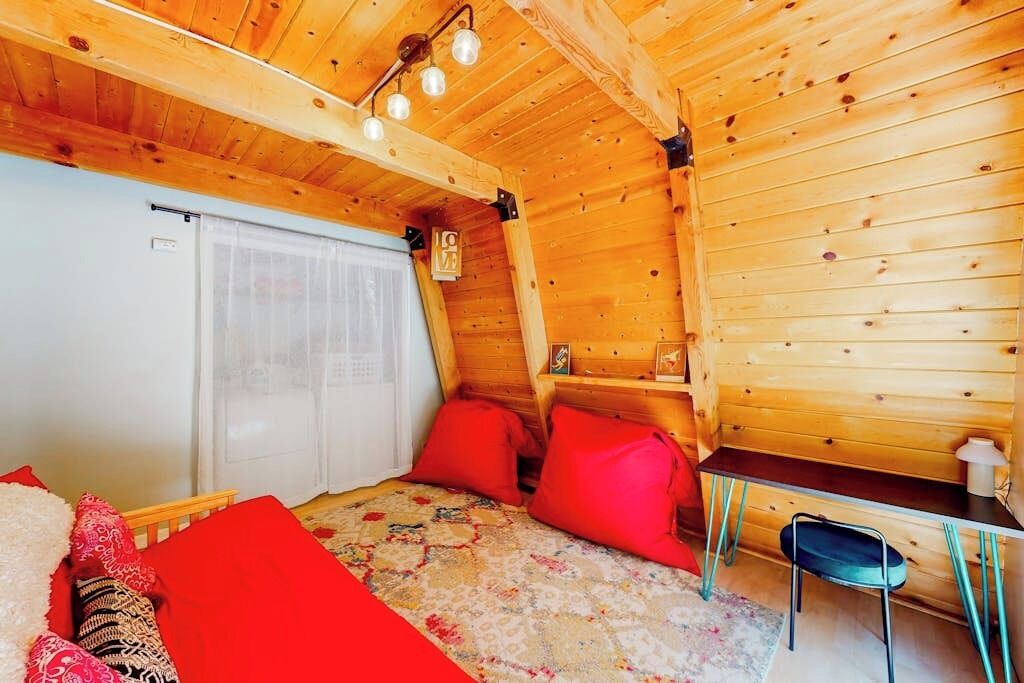 Photo of Bedroom in Crestline