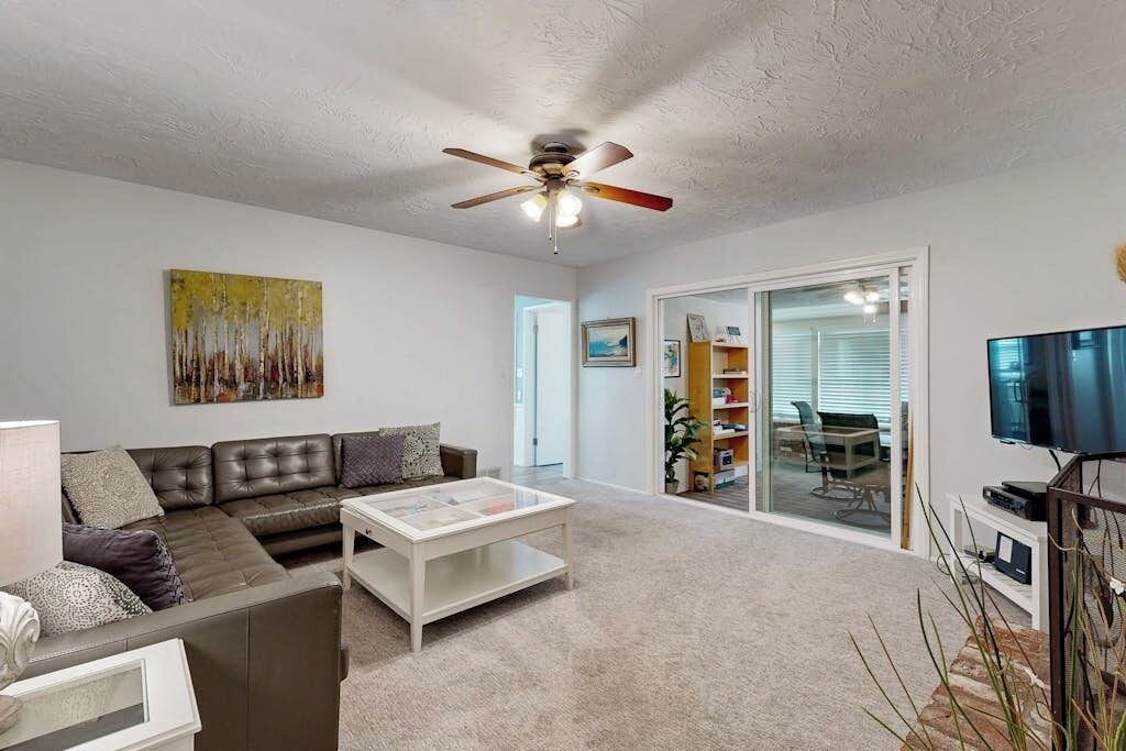 Photo of Livingroom in Orange