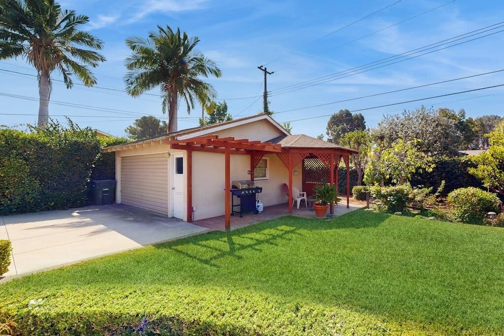 Photo of Outdoor in Orange