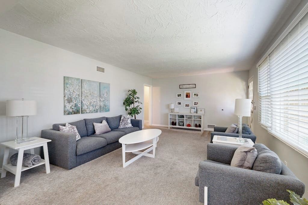 Photo of Livingroom in Orange