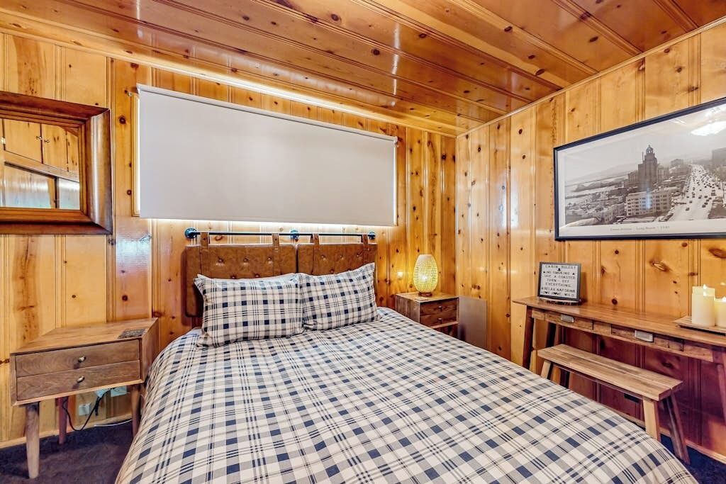 Photo of Bedroom in Crestline