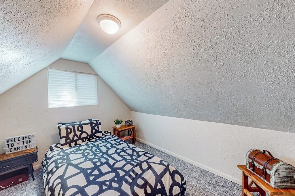 Photo of Bedroom in Crestline