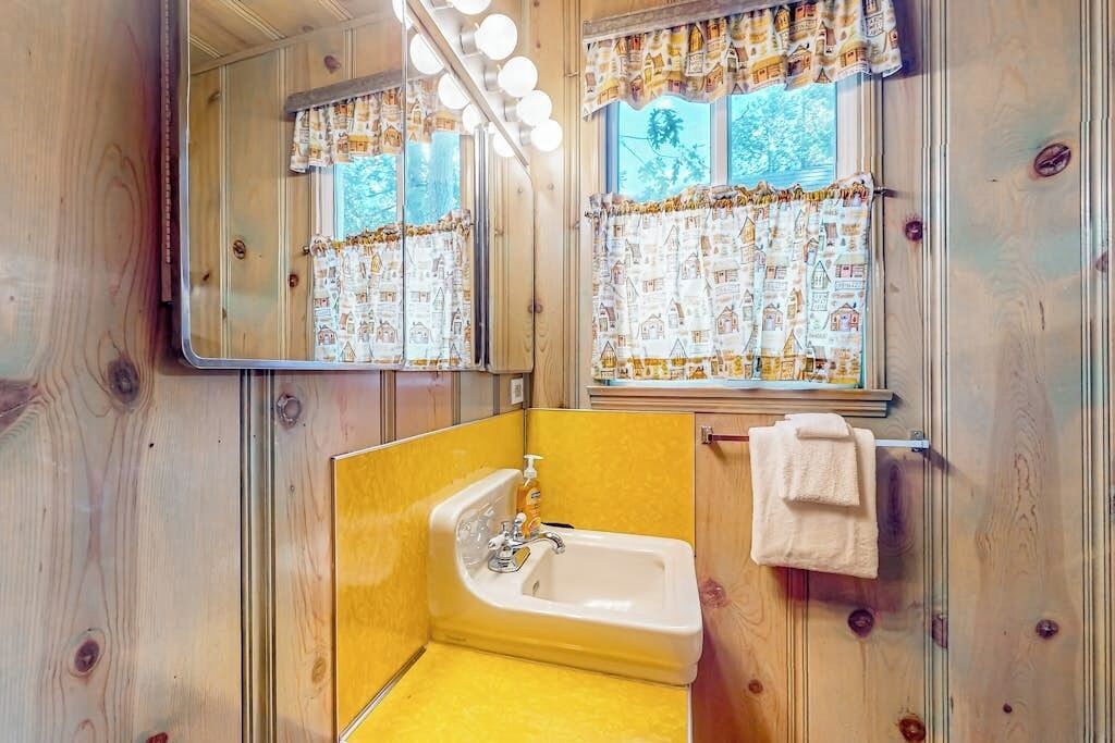Photo of Bathroom in Crestline