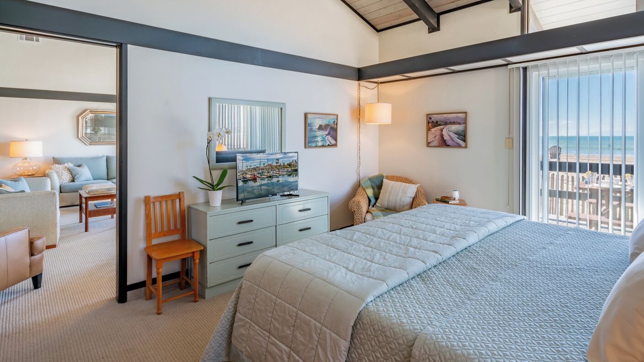 Photo of Bedroom in Pierpont Bay