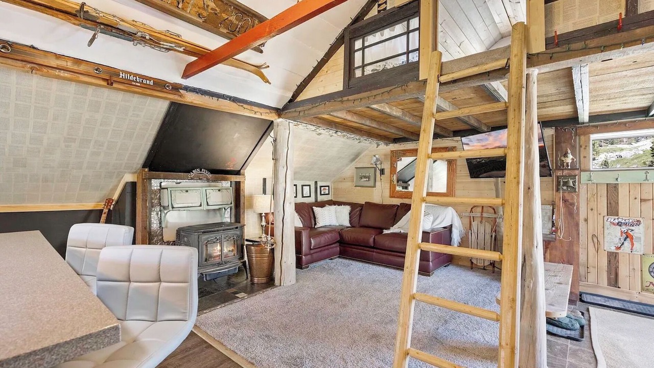 Photo of Livingroom in Donner