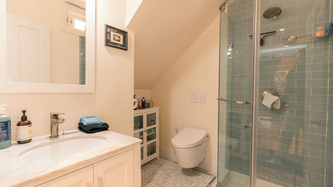 Photo of Bathroom in Dolores Heights