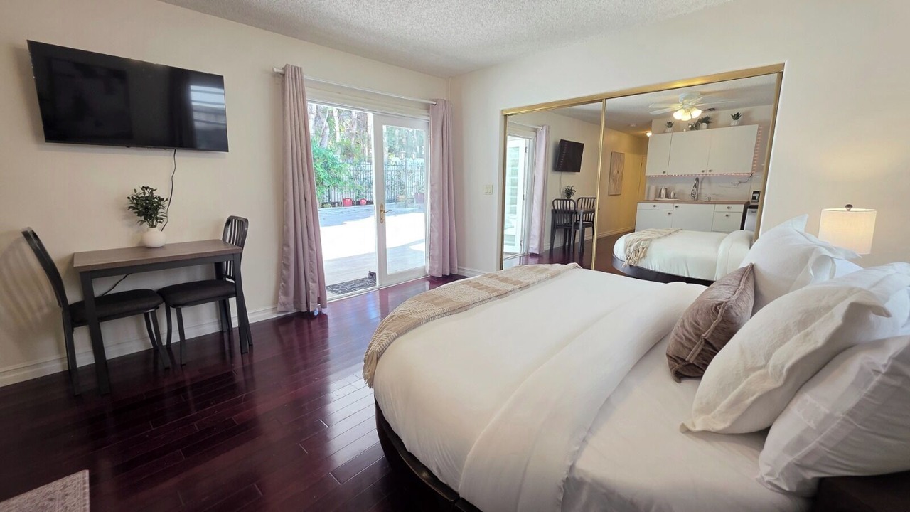 Photo of Bedroom in Beverly Hills