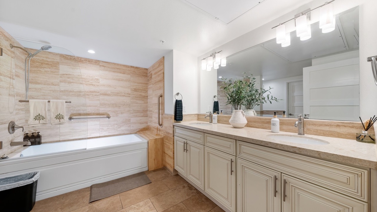 Photo of Bathroom in Lamanda Park