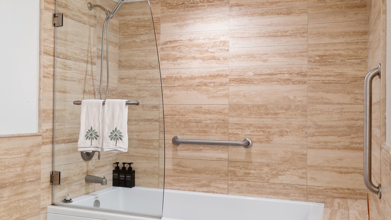 Photo of Bathroom in Lamanda Park