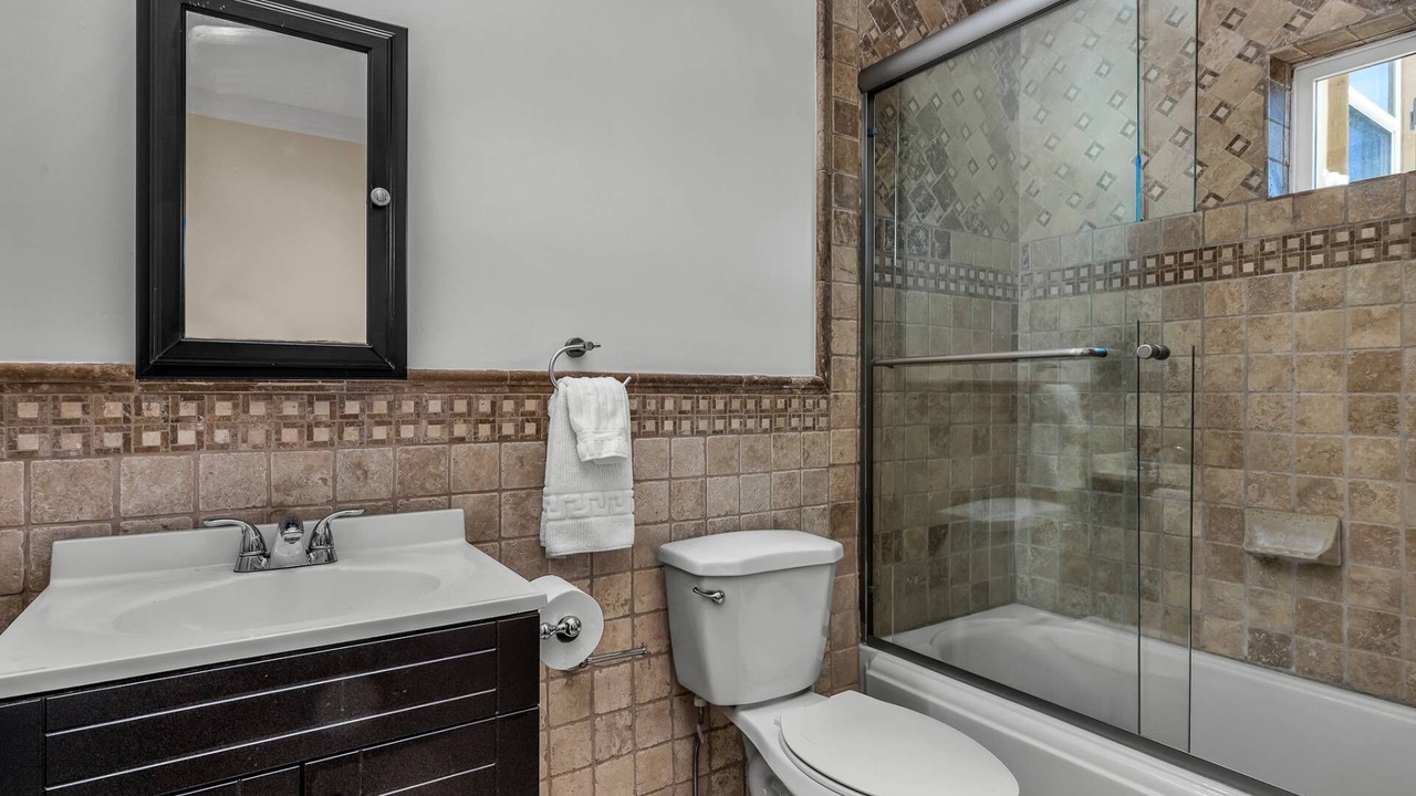 Photo of Bathroom in Woodland Hills