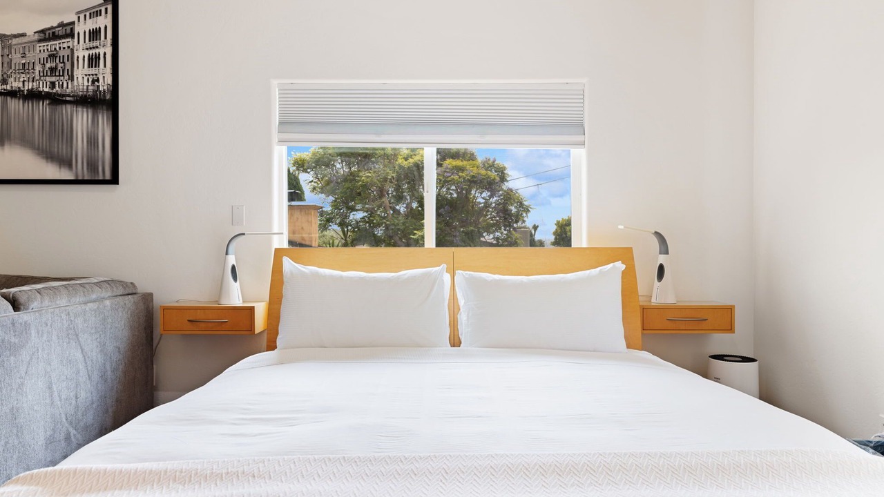 Photo of Bedroom in Bay Park