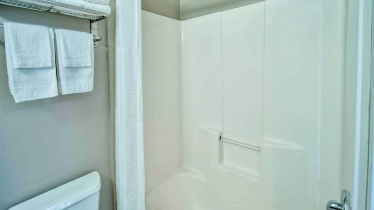 Photo of Bathroom in Oildale