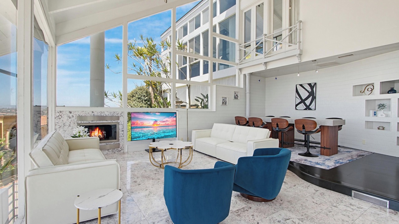 Photo of Livingroom in Country Club
