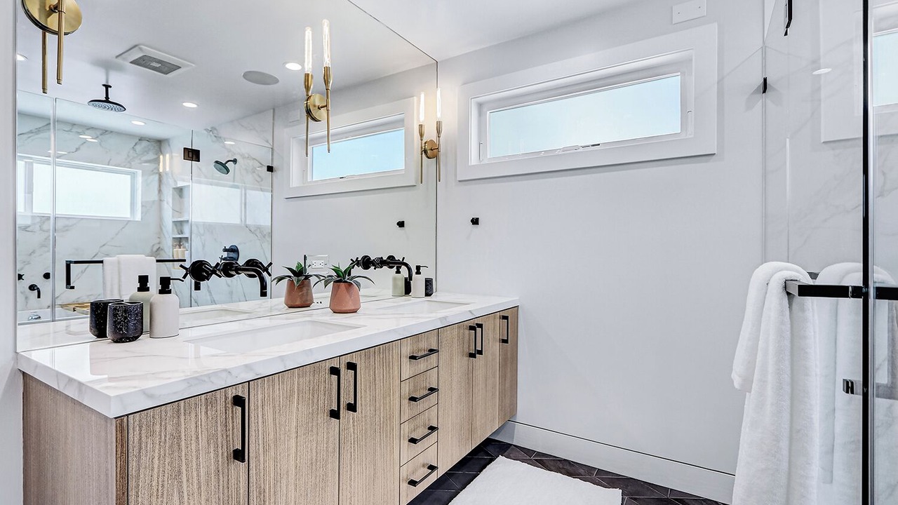 Photo of Bathroom in The Strand