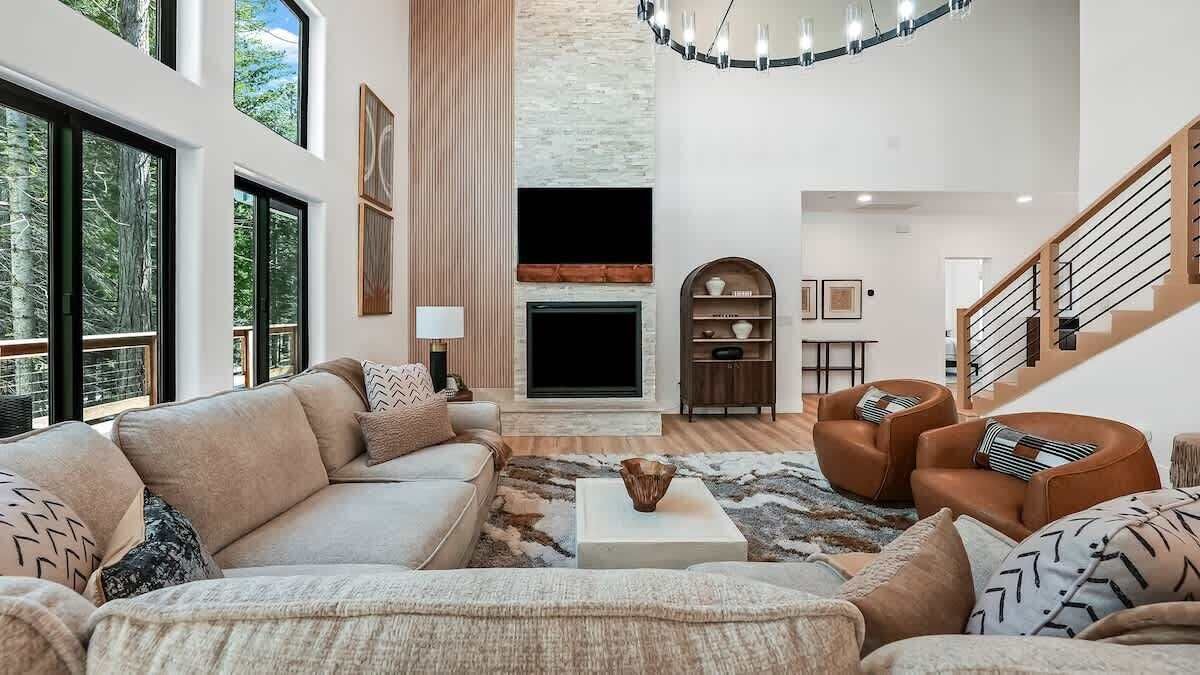 Photo of Livingroom in Shaver Lake