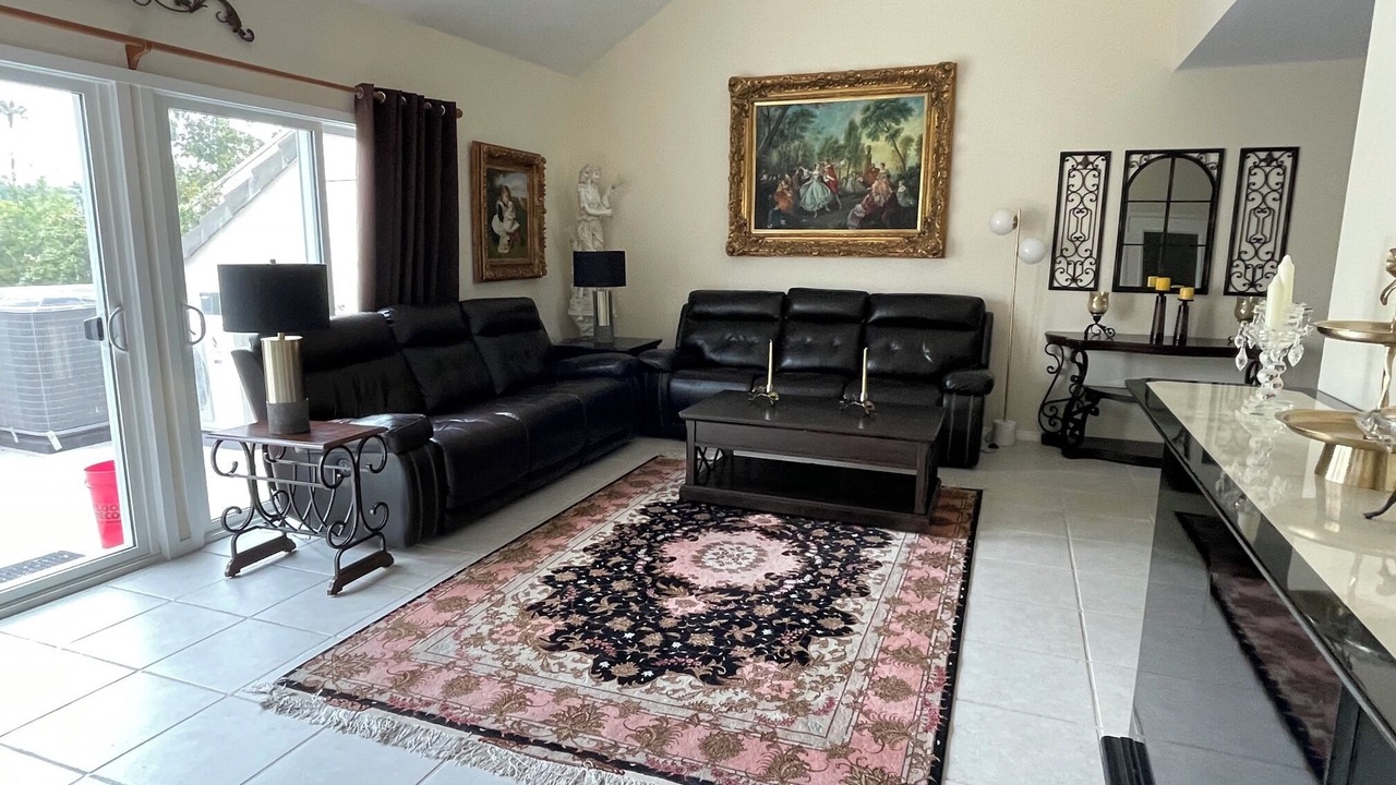 Photo of Livingroom in Calabasas