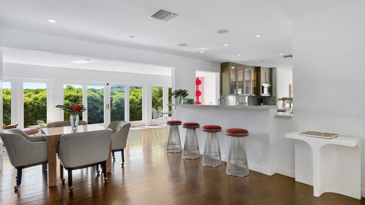 Photo of Others in Hollywood Hills West